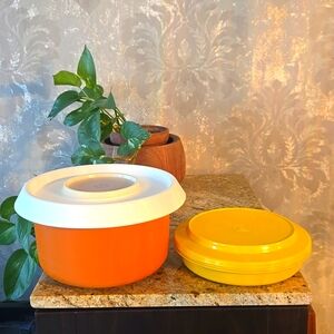 Vintage tupperware set of 2